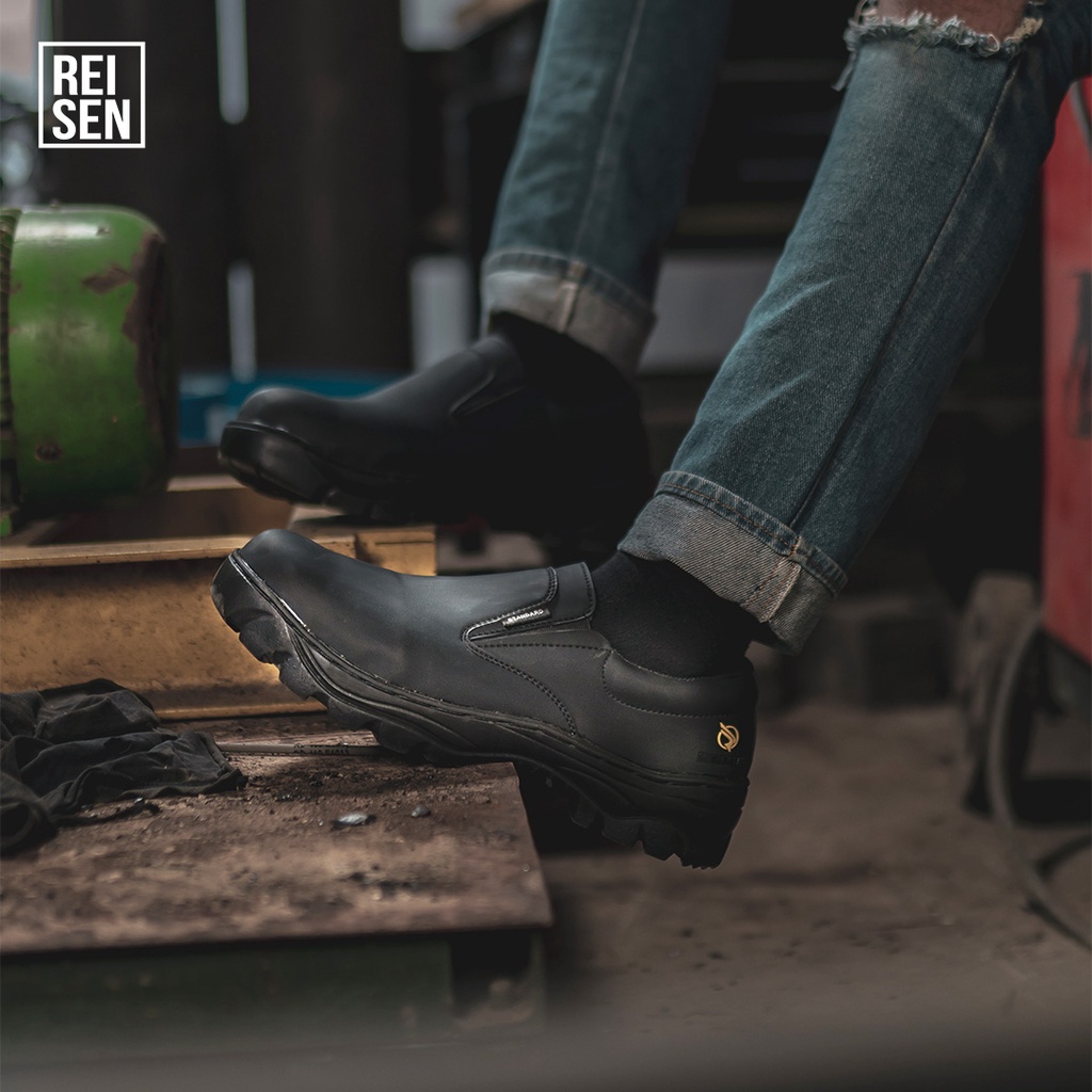 REISEN GEAR - STANDARD SLIP ON | SEPATU SAFETY TANPA TALI MODEL STANDARD WARNA HITAM SAFETY SHOES PABRIK ANTI SLIP UJUNG BESI