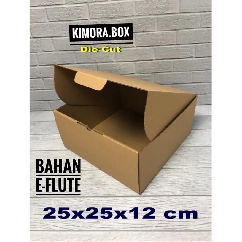 

KARDUS/KARTON/BOX UK.25x25x12 cm..........model kardus pizza