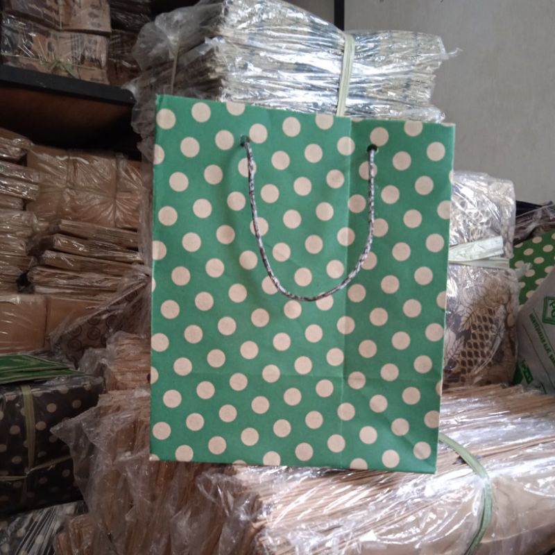 

Paperbag / tas kertas (18x11x22)(0107)
