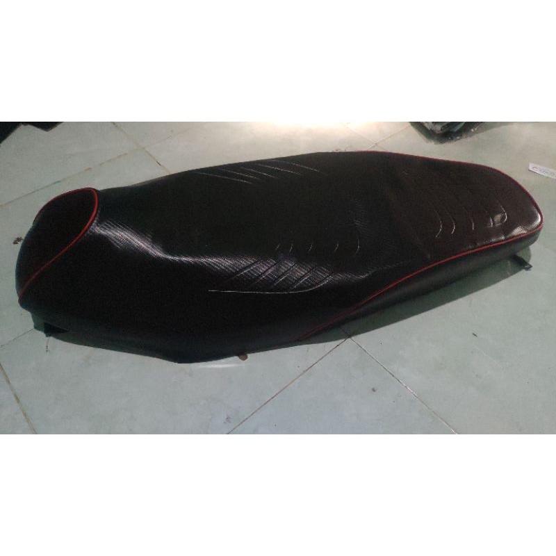 Kulit jok motor pres tanduk jahit lis