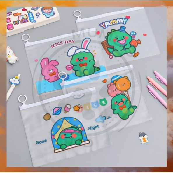 

ML Tempat Pensil / Tas Pouch Kosmetik Transparan Plastic Paper Bag Motif Karakter Dino S-PO010