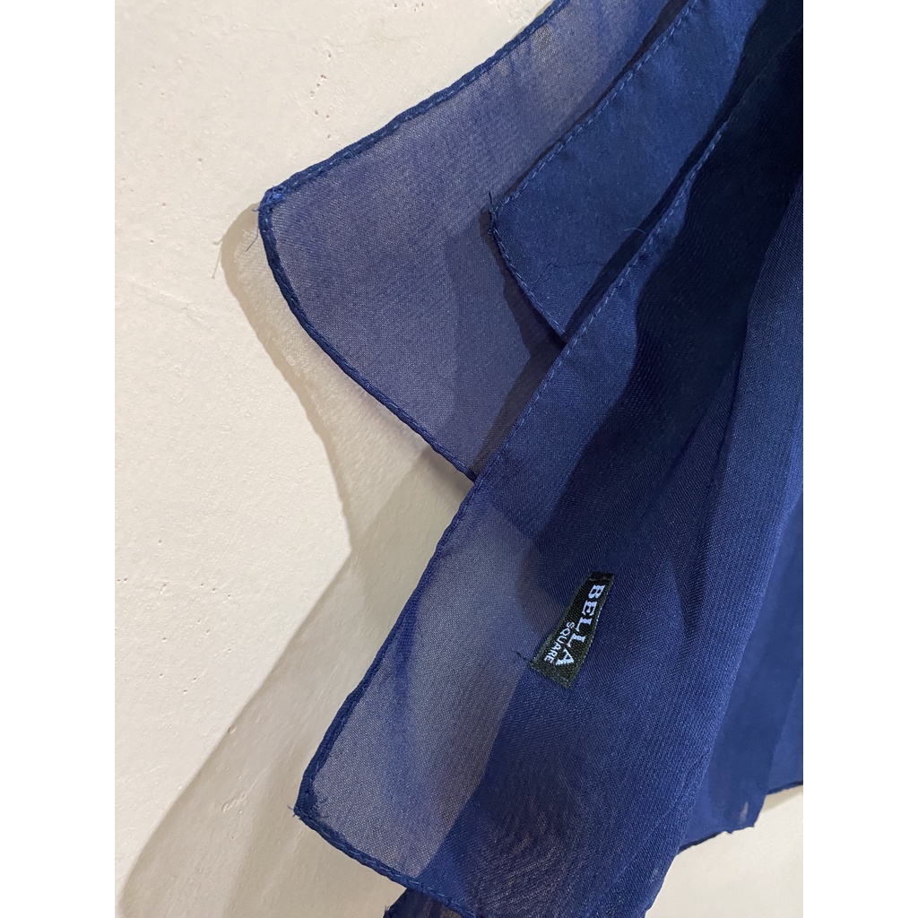 Preloved Kerudung Segi Empat Bella Square - Biru Dongker