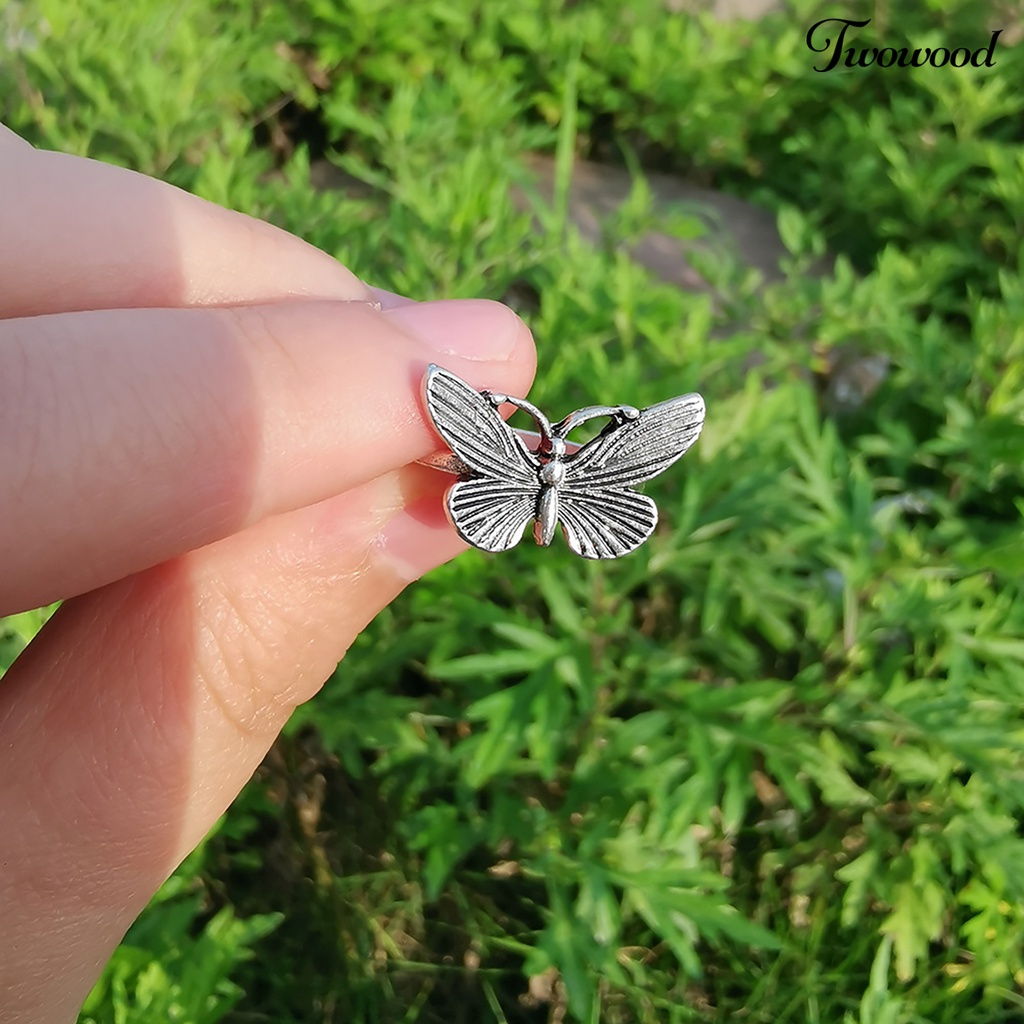 Cincin Bentuk Tengkorak Warna Silver Gaya Retro Eropa Untuk Wanita