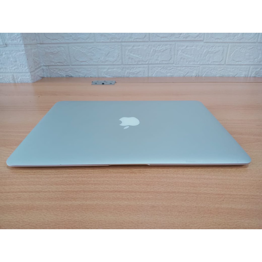 Kesing macbook air 2011 13 inc kondisi 80%