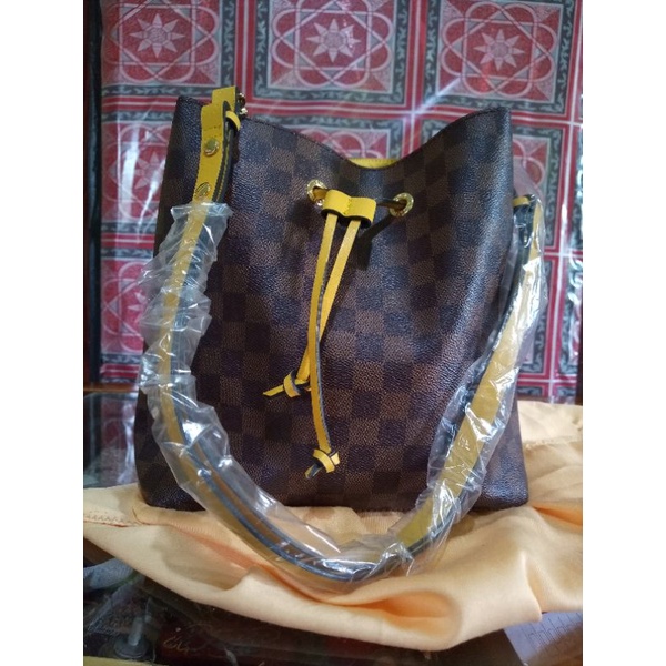 preloved tas serut LV