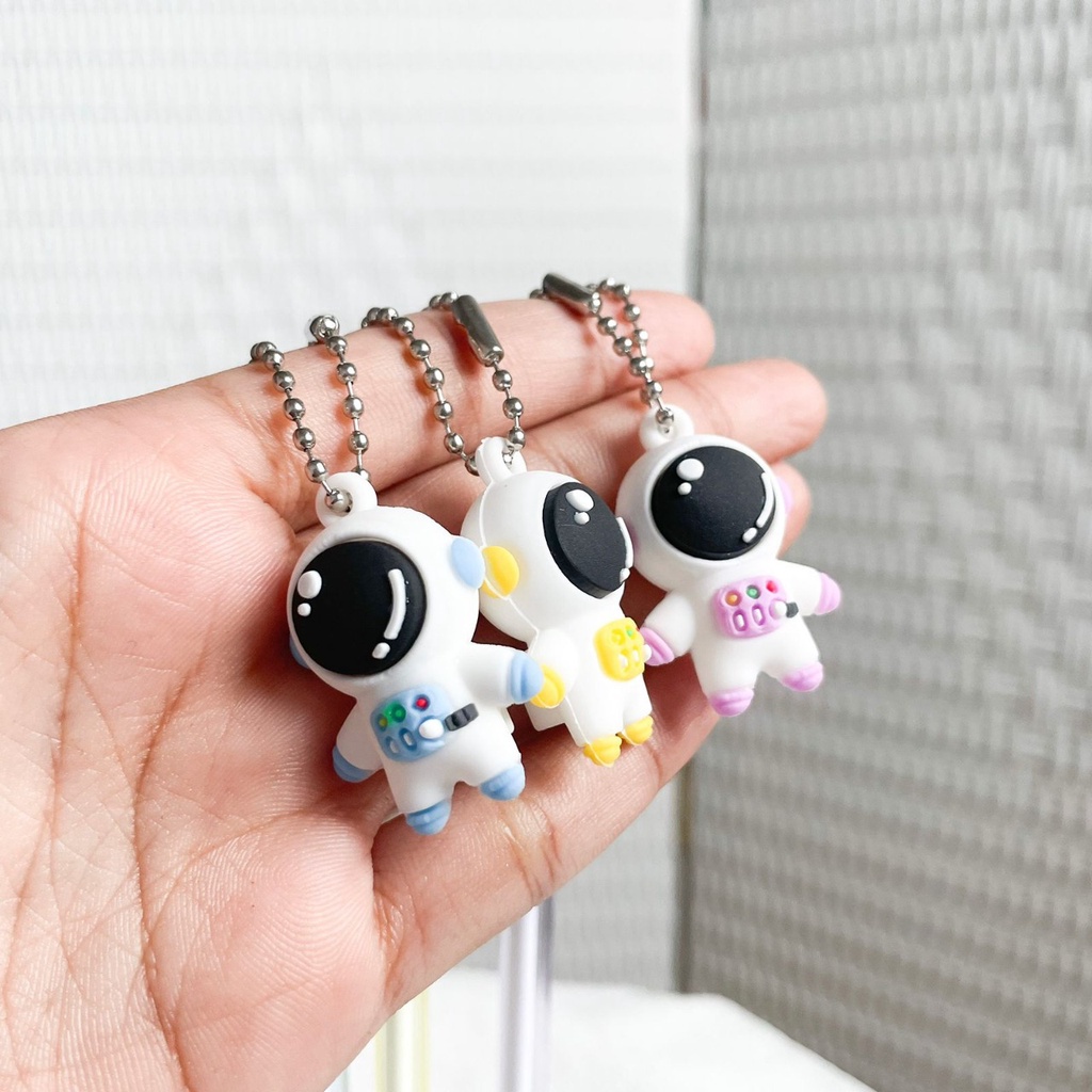 

PULPEN GANTUNGAN MINI ASTRONOT CUTE PEN GEL GANTUNGAN ASTRONAUT IMUT READY WARNA BIRU KUNING UNGU BEST QUALITY HARGA TERMURAH