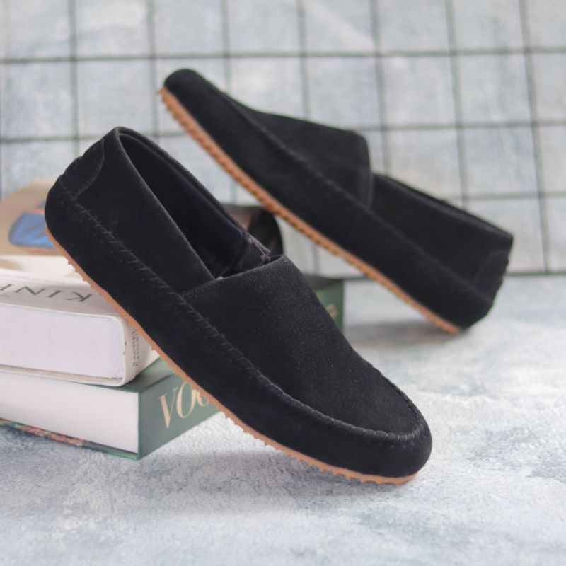 Sepatu Slip On Pria Kulit Pu Suede Sepatu Casual Pria Loafers Antislip Sepatu Kerja Kuliah Kantor Siena