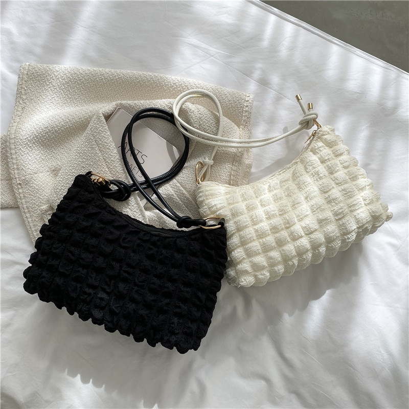Tas Selempang Wanita Puffy Baguette Bag/Tas Bahu Wanita Bahan Puffy Korea