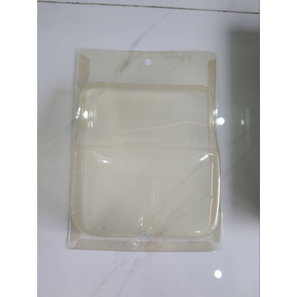 Mika komplite packing sepatu bayi. Defect/kuning