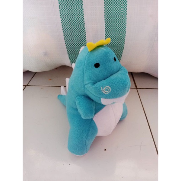 boneka tirek badannya besar tangannya kecil suka mengaung yang lain langsung cek out(ukuran S)