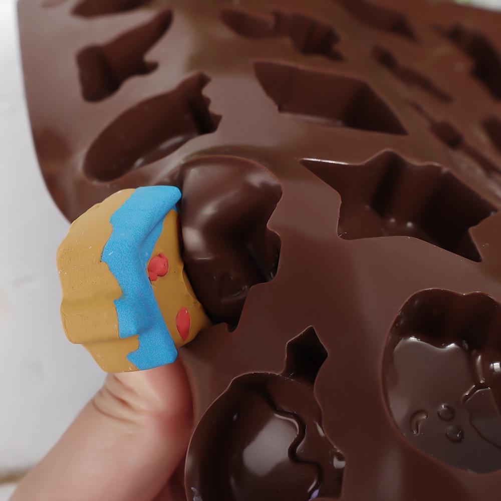 Cetakan Kue / Coklat / Biskuit / Mousse DIY Bentuk Snowman / Pohon Natal 25 Lubang Bahan Silikon