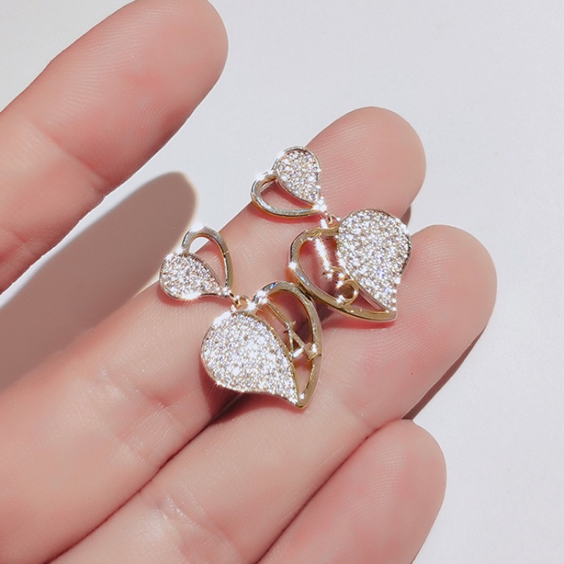 Anting Tusuk Gantung Temperament Desain Hati Hias Berlian Gaya Simple Serbaguna Untuk Wanita