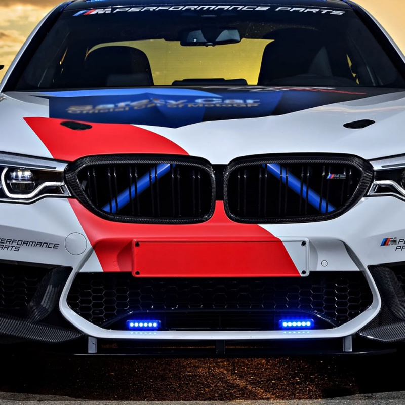 2pcs / Set Strip Pelindung Grill Depan Mobil Bahan ABS Anti Karat