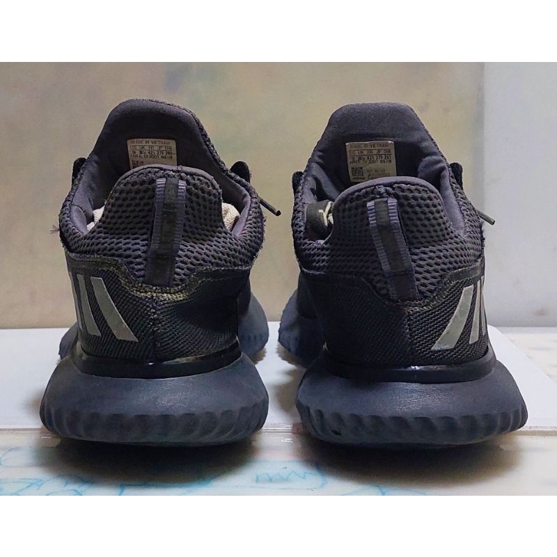 250rb.. 250rb.. ADIDAS ALPHABOUNCE BEYOND 2M ▪︎size 42.5-  43 bisa pakai
▪︎Insole 26/27cm