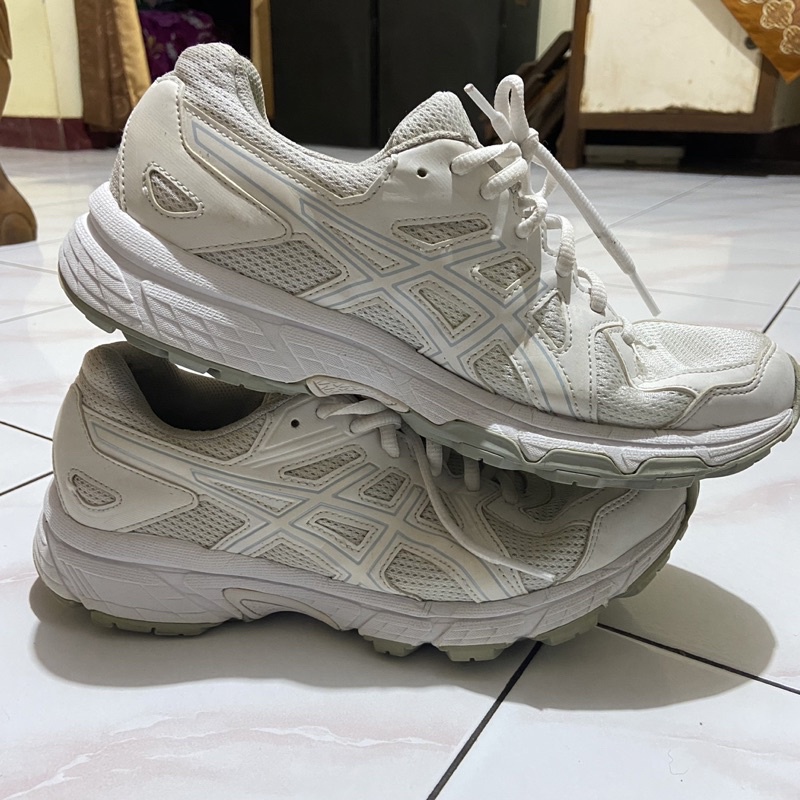 sepatu running asic second