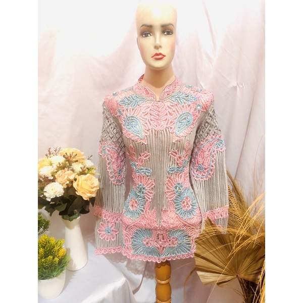 Kebaya sulam usus Lampung by Ria agustina