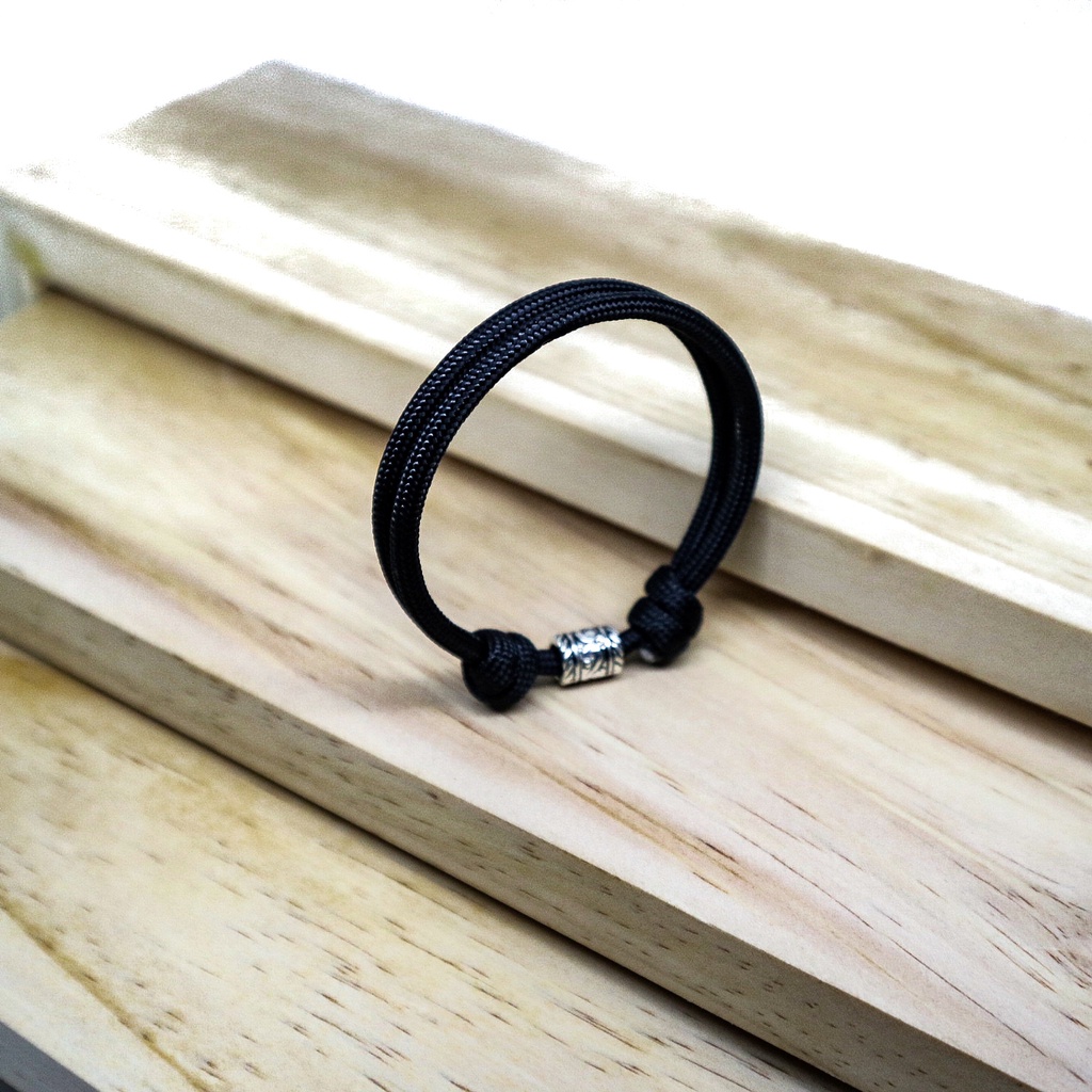 Gelang Tali Paracord 550 4mm Simple Knot Black Solid Style Classy Simply Spacer Metal Adjustable Unisex