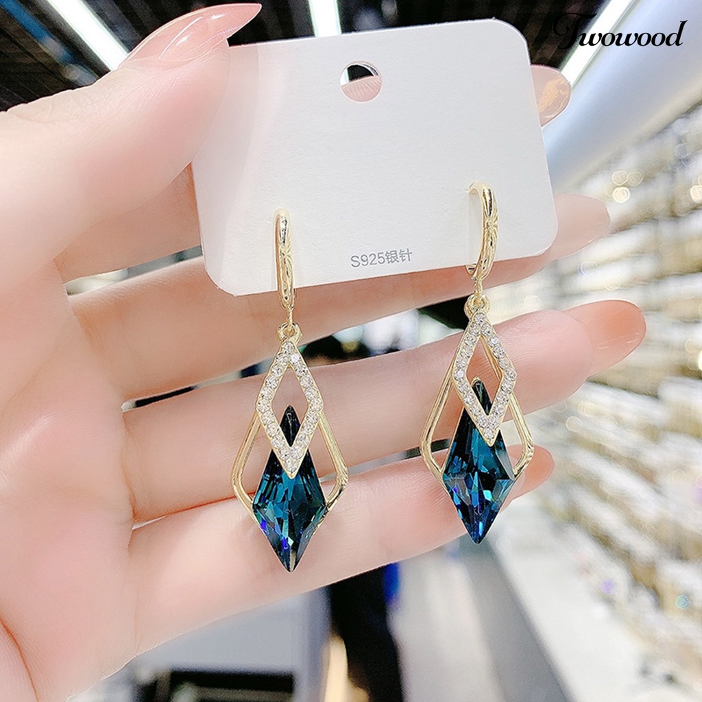 Anting Menjuntai Bentuk Geometrik Bahan Alloy Anti Oksidasi Untuk Hadiah Ulang Tahun Wanita