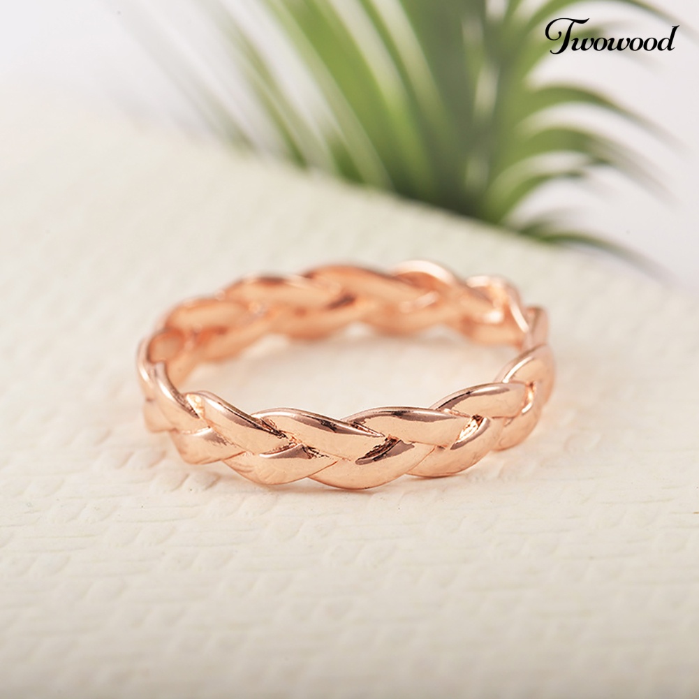 Cincin Model Twist Gaya Vintage Untuk Wanita