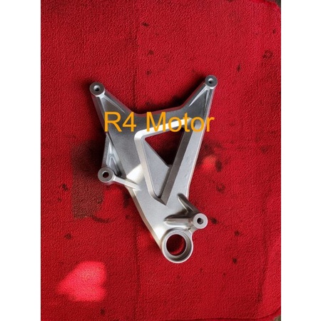 Dudukan Knalpot Arm Knalpot Vario 125 150 New Original Lostpack