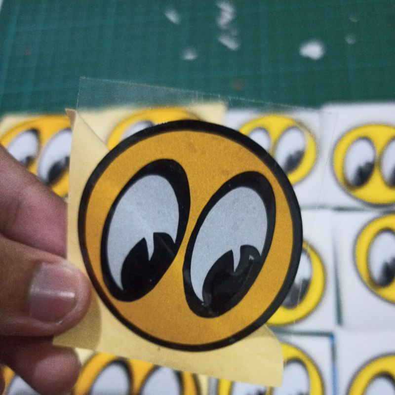 Sticker Cutting MOON EYES