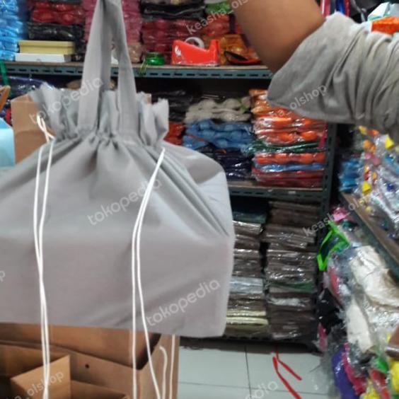 

Tas Spunbond Serut Tas kain Serut Goodie Bag Polos Ukuran 30 x 30 Cm - Orange