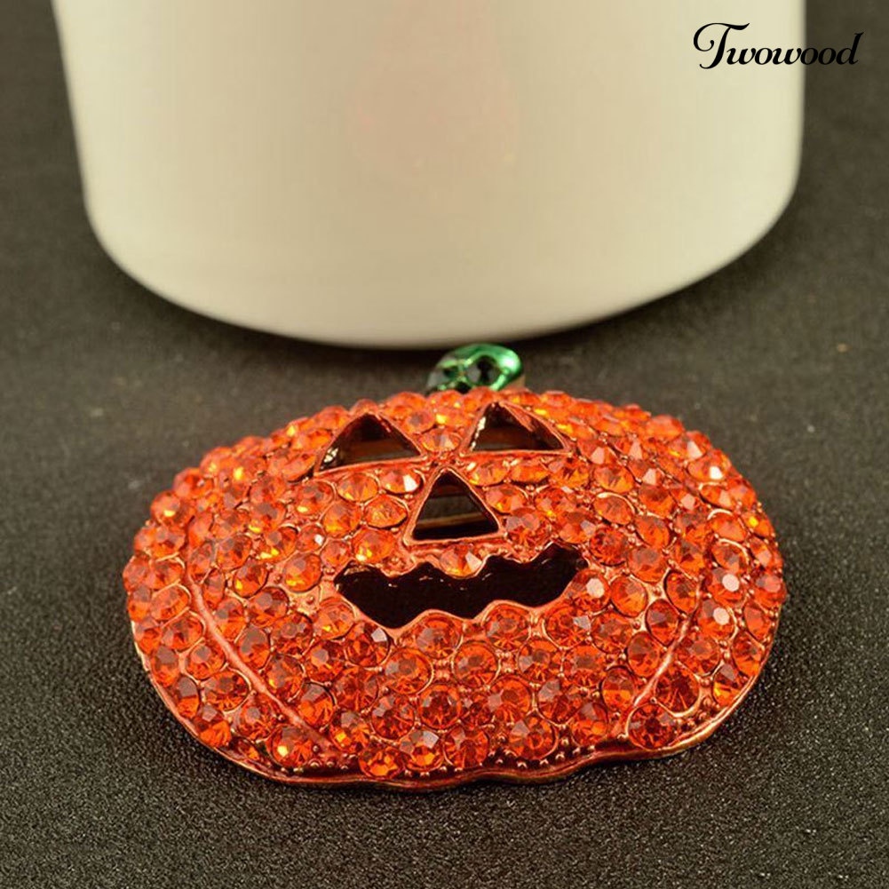 Twowood Bros Pin Bentuk Labu Halloween Hollow Aksen Berlian Imitasi Untuk Aksesoris Jakettas