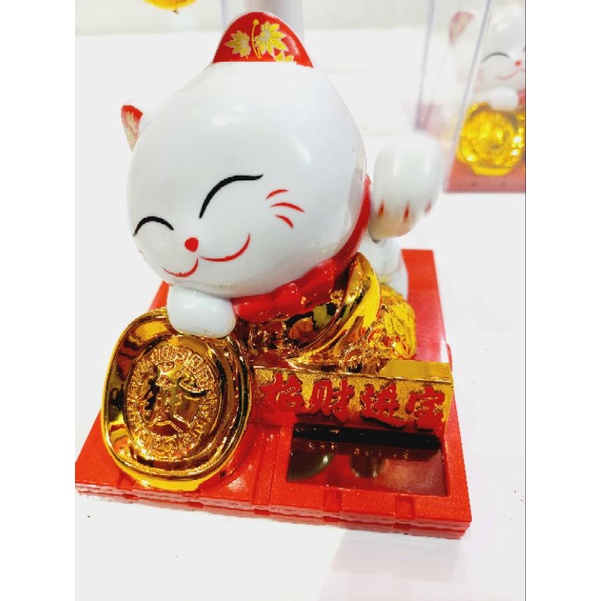 Manekineko Mini Putih / Kucing Hoki Solar Mini / Lucky Cat Jepang