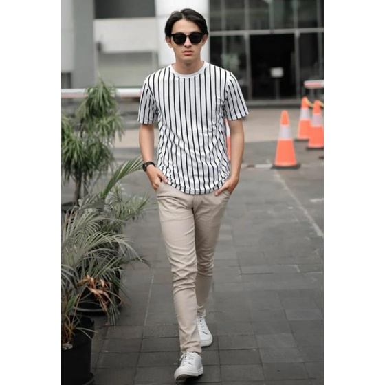 Kaos TShirt Pria | Motif Garis-Garis Vertikal | Casual Santai - Putih, S