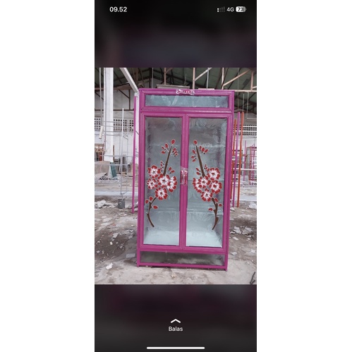 Lemari Kaca Rak Sepatu