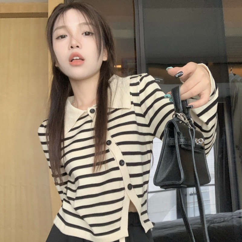 Pakaian Rajut Wanita Bergaris Gaya Korea Kasual Kardigan Pendek Lengan Panjang Atasan