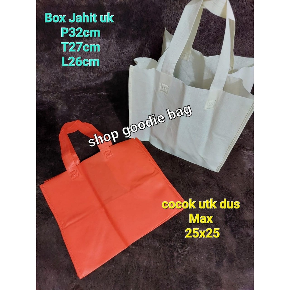 

RB Tas Spunbond Model Box Jahit 32x26x27 Harga Per Lusin / Goodie Bag Besek