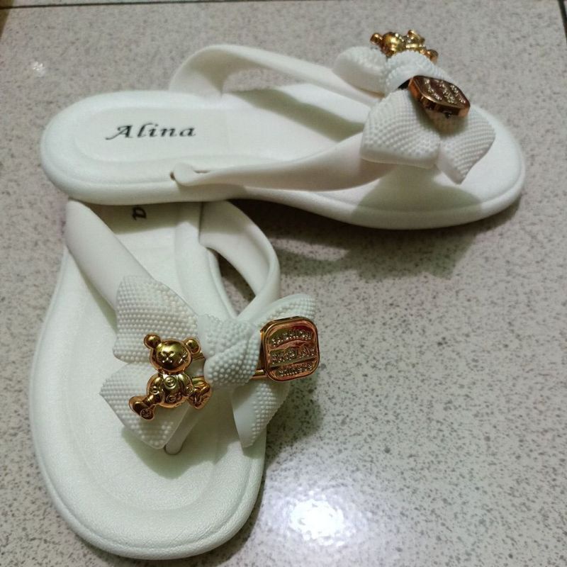 Sandal Jepit Anak Cewek Import/Sandal Jepit Anak Cewek Bangkok/Sandal Jepit Anak Cewek Terbaru/Sandal Jepit Anak Cewek Motif Boneka/Sandal Jepit Anak Cewek Jelly Karet Motif Pita Boneka