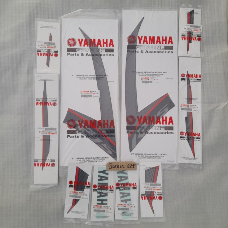 STRIPING R15 VVA V3 2018 HITAM 1SET ORIGINAL YGP
