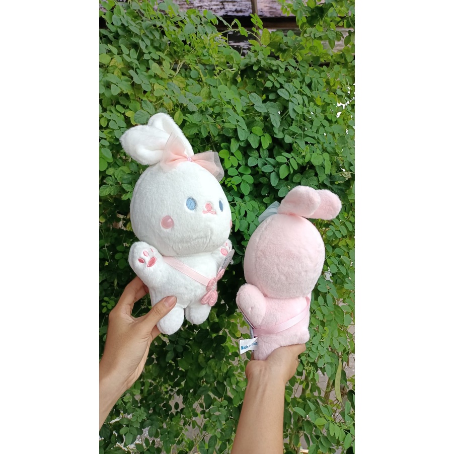 Boneka Bunny Pakai Tas Bunga Bahan Plush