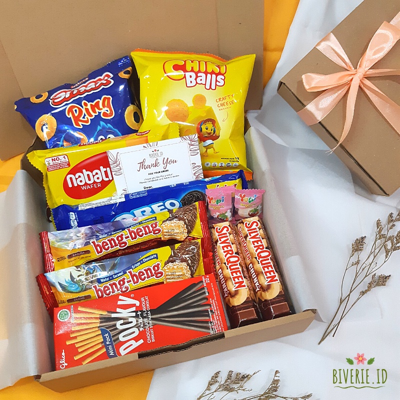 

HAMPERS SNACK BOX LARGE HADIAH ULANG TAHUN WISUDA IDUL FITRI RAMADHAN LEBARAN MURAHH