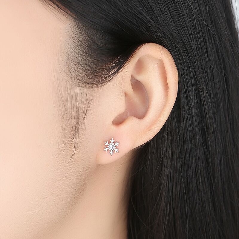 Anting Stud Zircon Berlian Imitasi Bentuk Kepingan Salju Natal Untuk Wanita