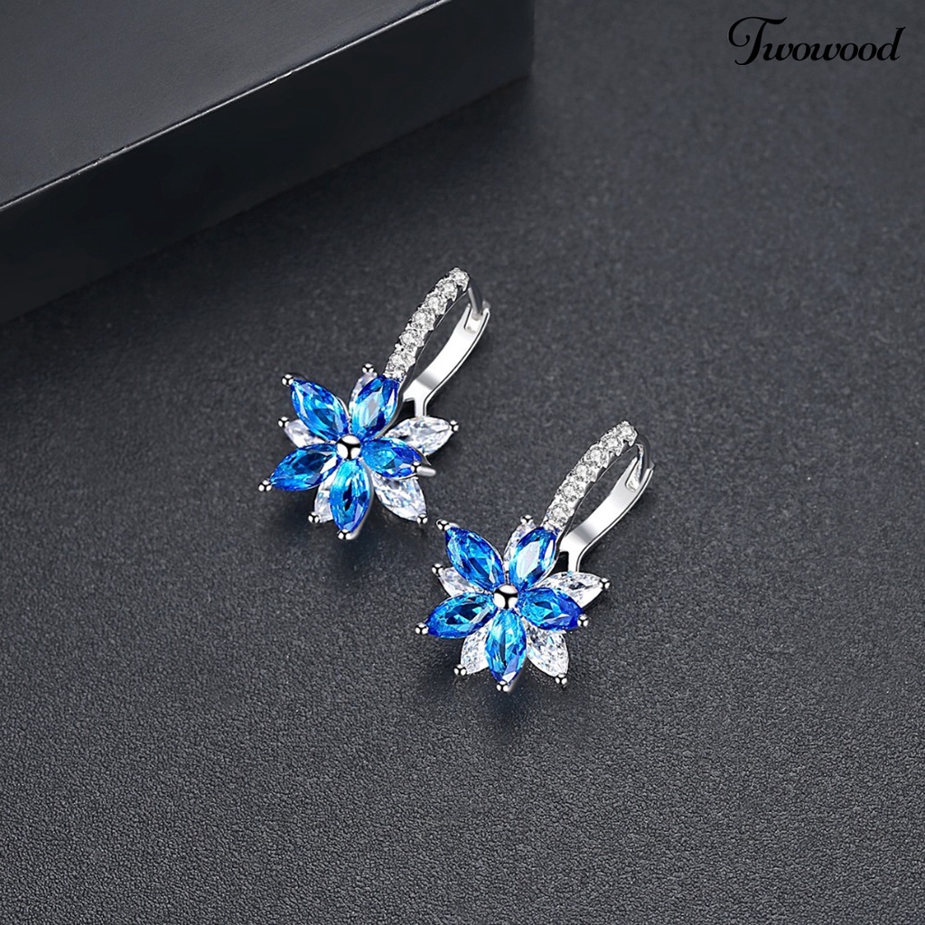 1 Pasang Anting Hoop Cubic Zirconia Bentuk Geometris Kepingan Salju Untuk Wanita