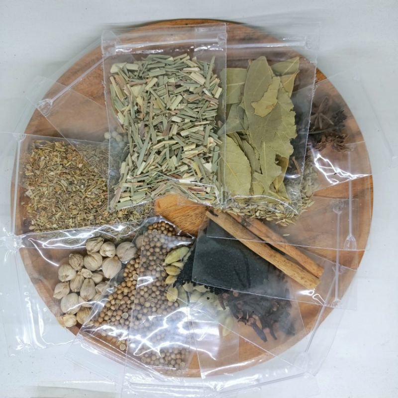 REMPAH SACHET KETUMBAR DAUN SALAM THYME PARSLEY BASIL OREGANO ITALIAN HERBS ROSEMARY JINTEN JINTAN KAPULAGA JAWA KAPULAGA HIJAU ARAB INDIA CENGKEH KAYU MANIS LADA PUTIH HITAM MERICA BUTIR PEKAK BUNGA LAWANG ADAS MANIS SEREH