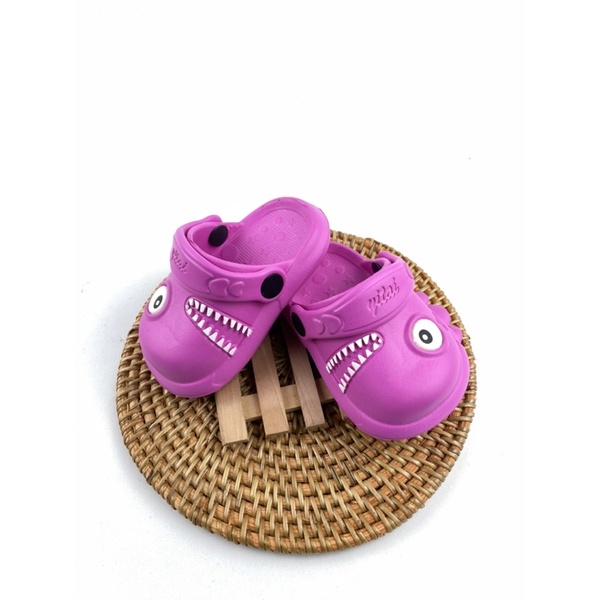 Sandal anak-anak balita bahan karet karakter hiu versi non-slip sandal pantai untuk anak-anak laki-laki dan perempuan uk 19-24 - YT-339