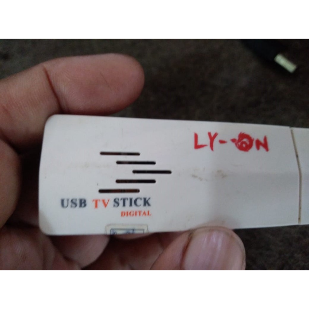 JUAL APA ADANYA TV TUNER USB 2.0  usb tv stick digital untuk pc laptop netbook bisa menangkap sinyal