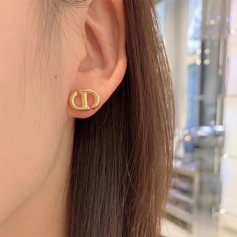 Anting CD Fashion Baru Anting Surat Matte Emas Mini Sederhana Gaya Klasik Anting Hidung Babi