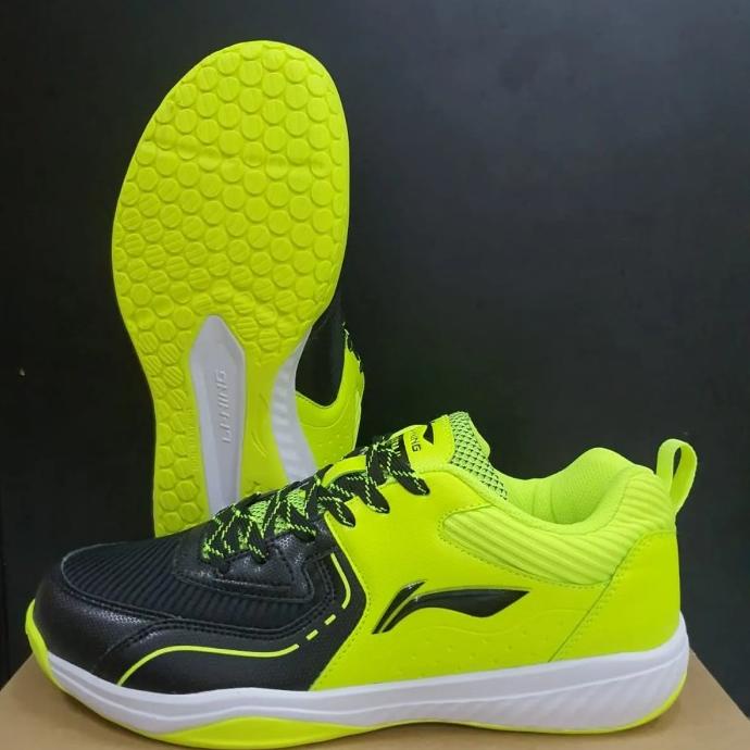 sepatu lining ULTRA ll