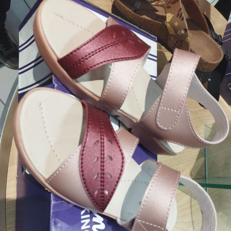 Dr. Kevin, Sandal Tali wanita cocok untuk santai, Ramayana ciplaz depok