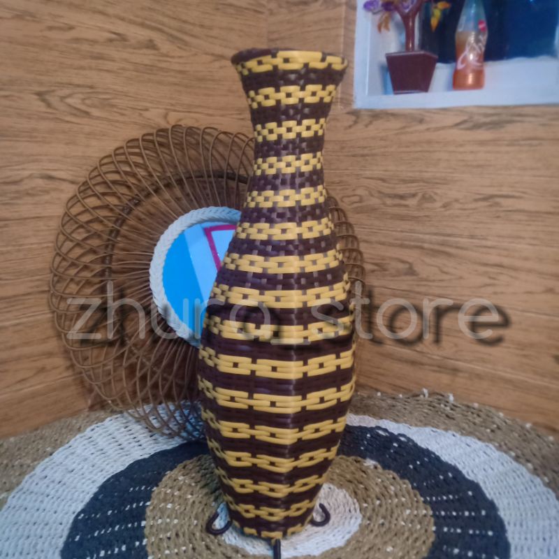 POT SUDUT ROTAN SINTETIS/POT BUNGA SUDUT