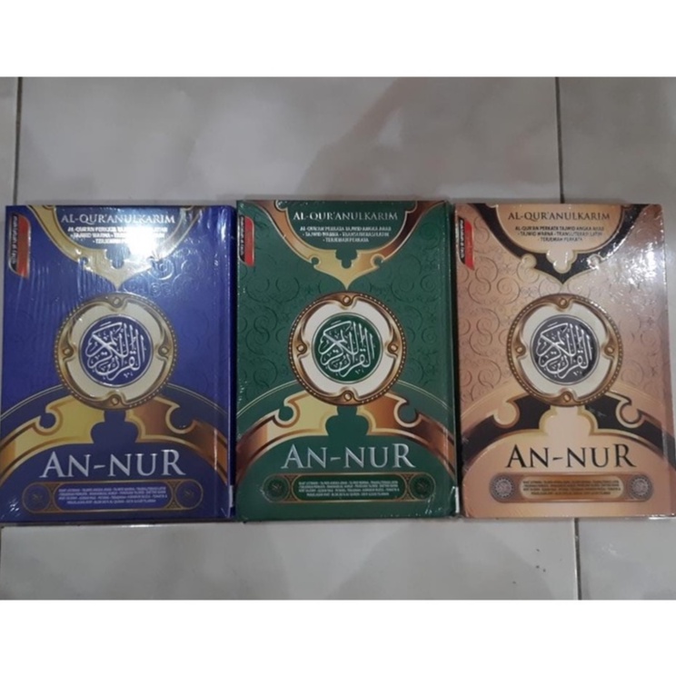 Kitab Mushaf Quran AlQuran Wakaf Latin Tajwid Warna dan Terjemahan Perkata An nur Murah di Makassar