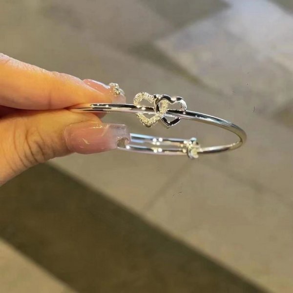 Gelang Bentuk Hati Dua Sisi Warna silver Untuk Wanita