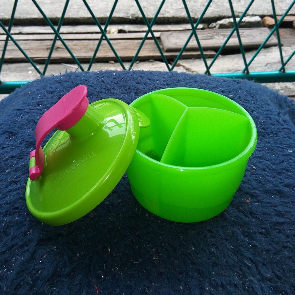 Tempat Susu Bayi Tupperware Formula Dispenser