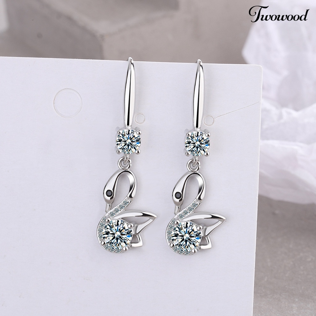 1 Pasang Anting Kait Desain Mata Hewan Bahan Cubic Zirconia Gaya Korea Untuk Pesta Pernikahan