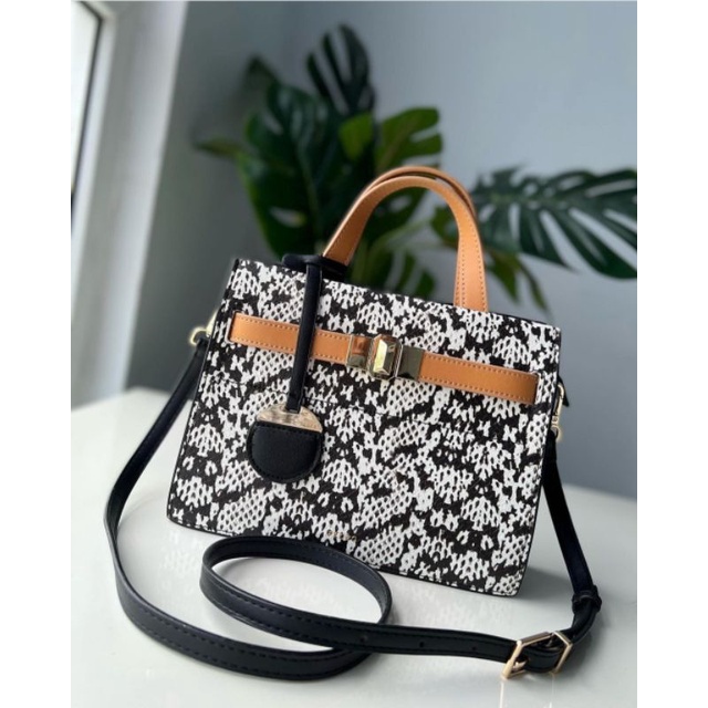 [Bisa COD] Ready Tas Pedro Balck n White